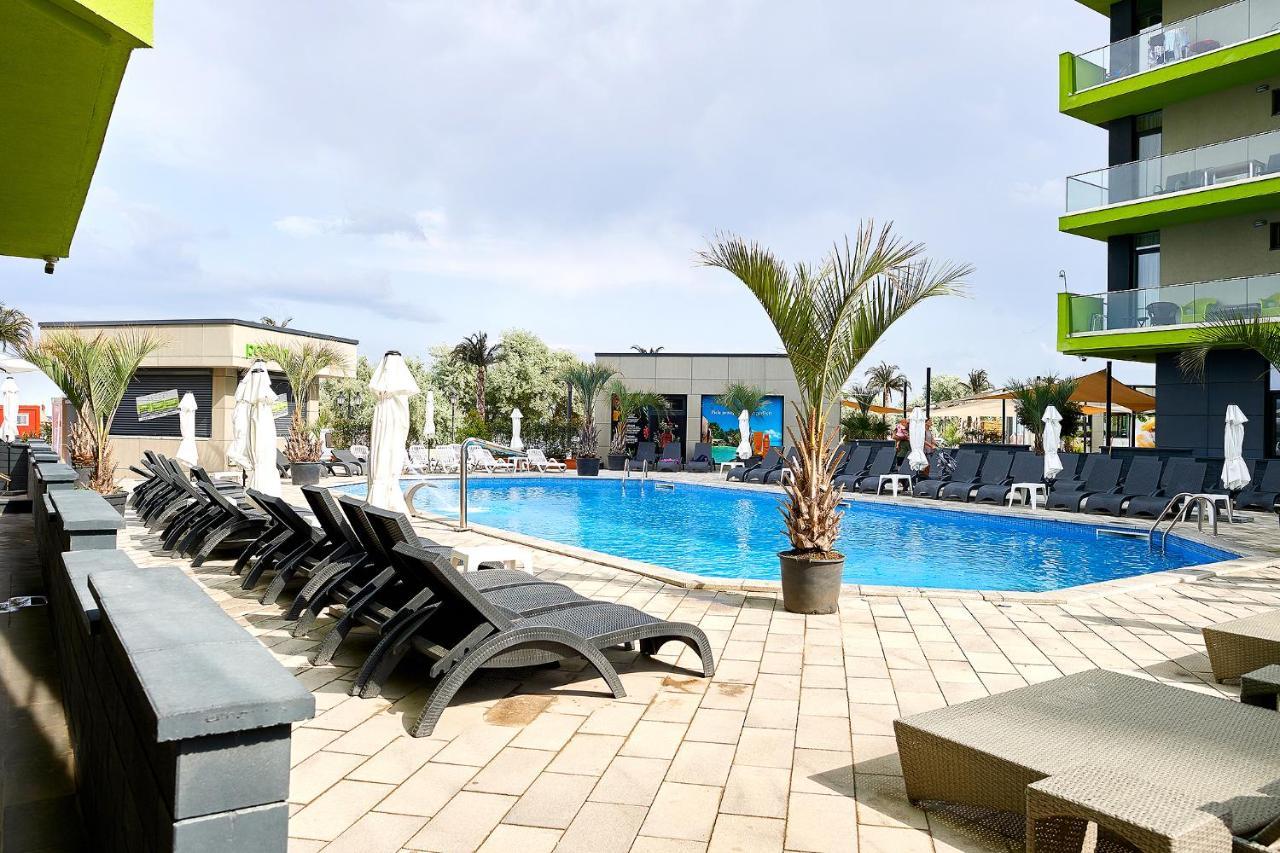 Moonlight Studio - Spa N Pools Beach Resort Mamaia Luaran gambar