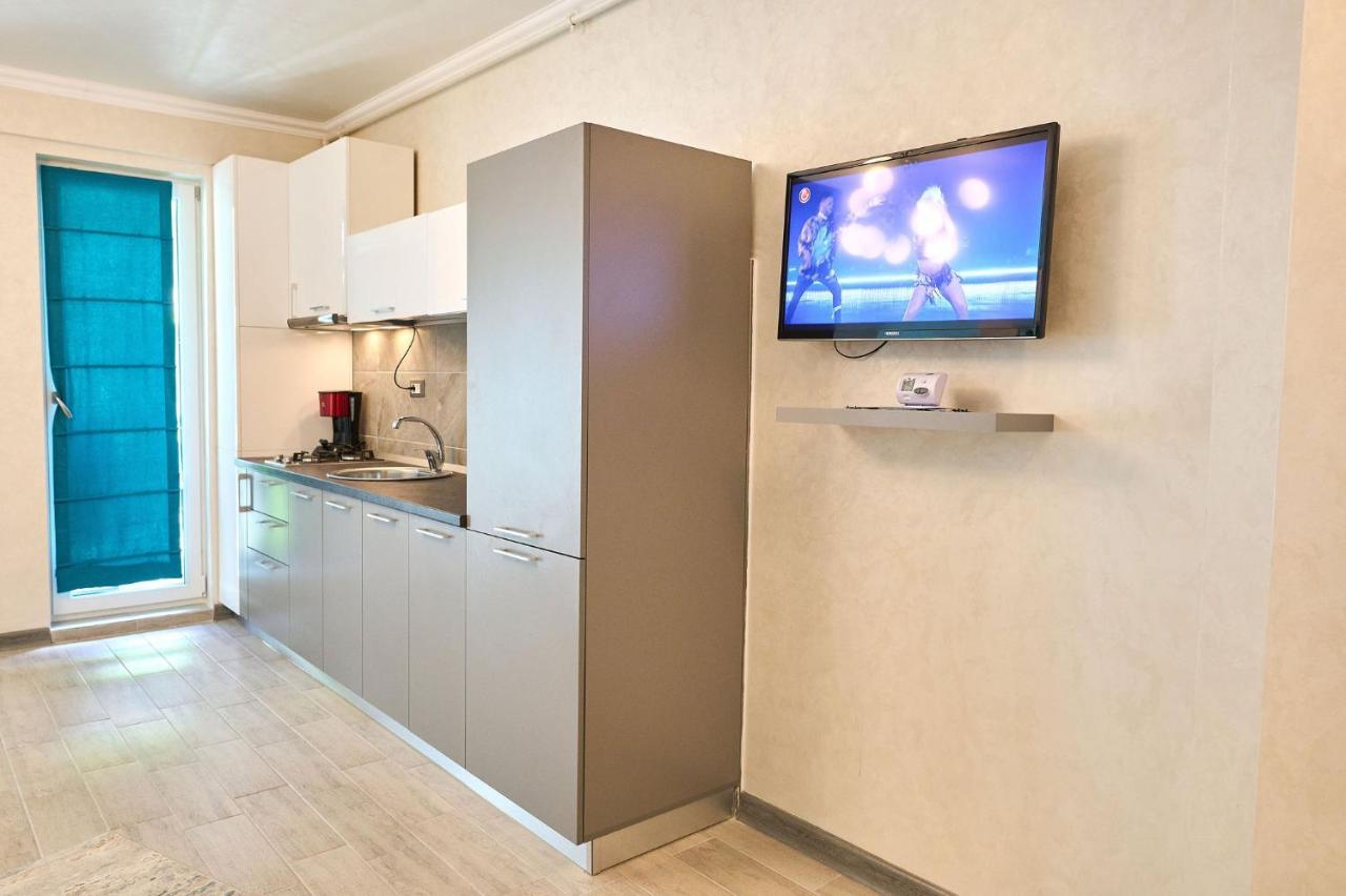Moonlight Studio - Spa N Pools Beach Resort Mamaia Luaran gambar