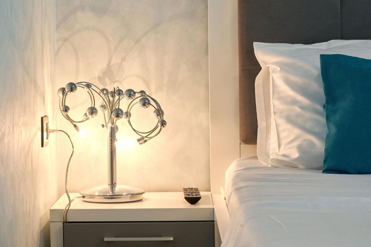 Moonlight Studio - Spa N Pools Beach Resort Mamaia Luaran gambar