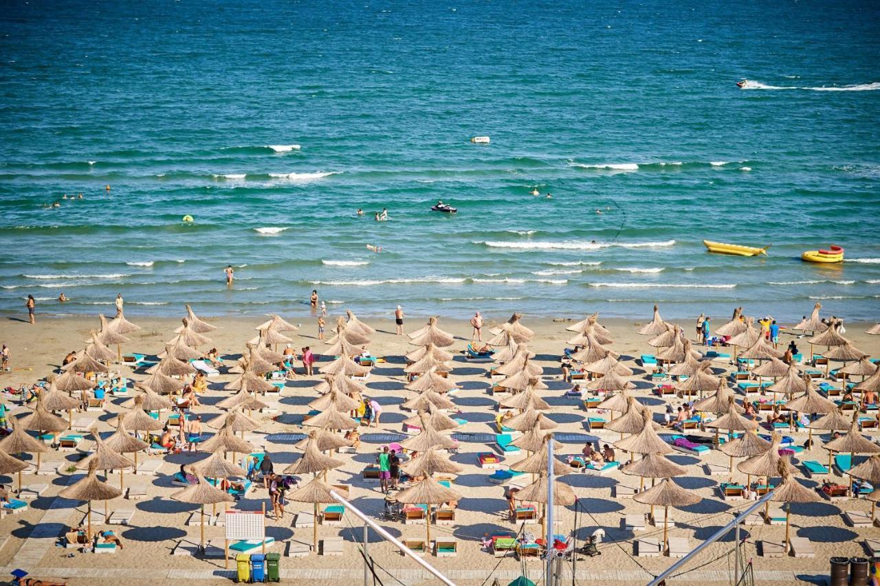 Moonlight Studio - Spa N Pools Beach Resort Mamaia Luaran gambar
