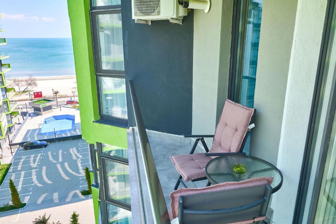 Moonlight Studio - Spa N Pools Beach Resort Mamaia Luaran gambar