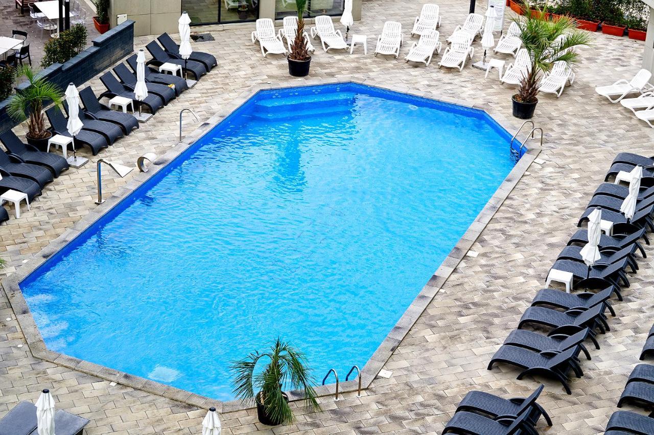 Moonlight Studio - Spa N Pools Beach Resort Mamaia Luaran gambar