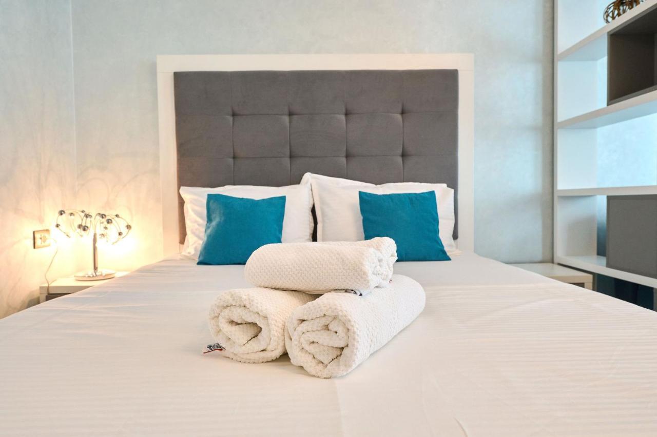 Moonlight Studio - Spa N Pools Beach Resort Mamaia Luaran gambar