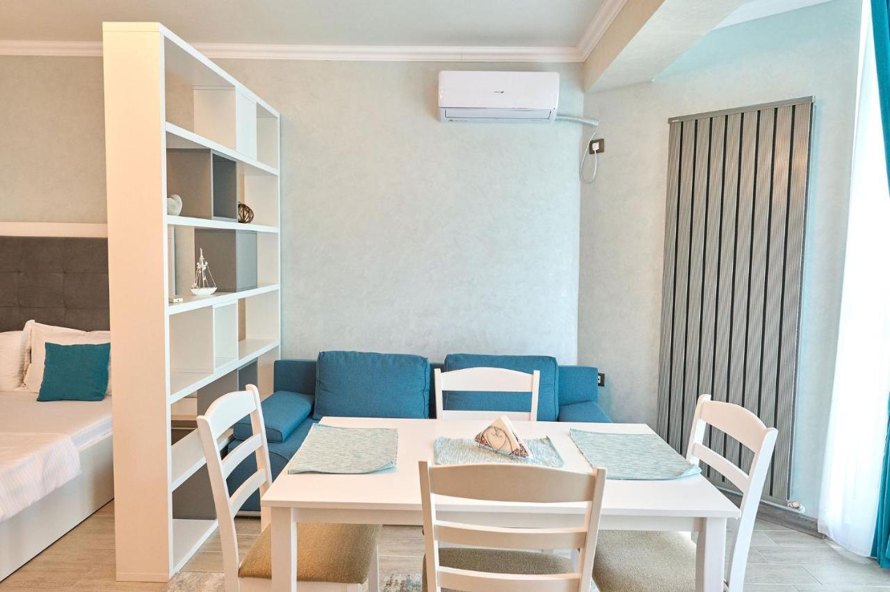 Moonlight Studio - Spa N Pools Beach Resort Mamaia Luaran gambar